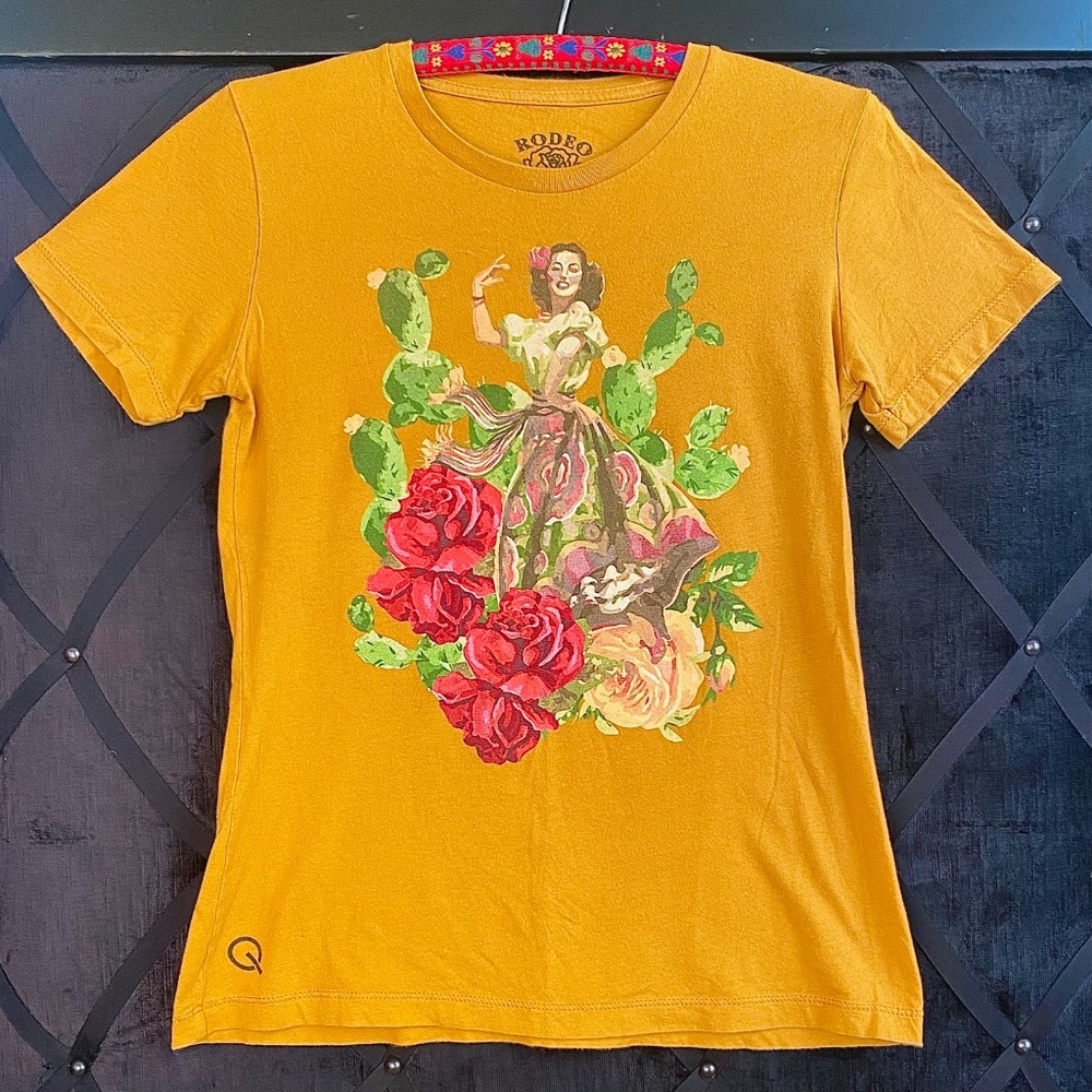 Rodeo Quincy T-Shirt - Mustard Yellow, Reds, and Green - 100% Cotton Size S